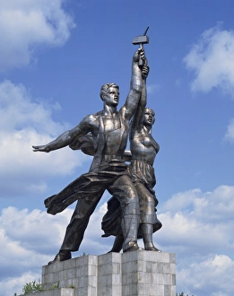 Statue of worker and Kolkhoz woman near the Cosmos