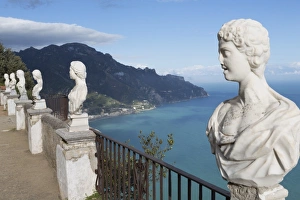 Statues on Belvedere of Infinity at the Villa Cimbrone in Ravello, Amalfi Coast (Costiera Amalfitana), UNESCO World Heritage Site, Campania, Italy, Mediterranean, Europe