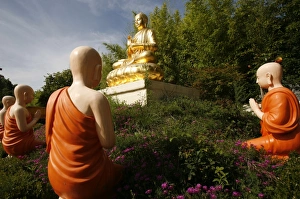 Images Dated 30th June 2007: Statues of the Buddha with his disciples in Benares, Sainte-Foy-les-Lyon