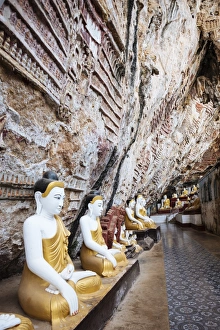 Hpa An Prints: Statues of Buddha, Kaw Gon Cave, Hpa-an, Kayin State, Myanmar (Burma), Asia