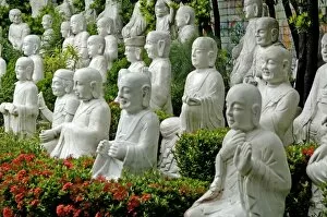 Images Dated 14th January 2008: Statues at the Pureland Cave, Fokuangshan monastery, Kaohsiung area, Taiwan
