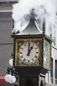 Images Dated 4th April 2009: The Steam Clock on Water Street, Gastown, Vancouver, British Columbia, Canada