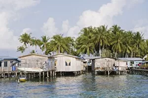 Images Dated 18th October 2009: Stilt houses, Mabul Island Dive Centre, Sabah, Borneo, Malaysia, Southeast Asia, Asia