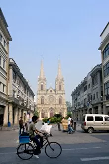 Images Dated 16th November 2007: Stone Church Sacred Heart of Jesus, Guangzhou (Canton), Guangdong, China, Asia