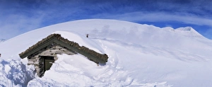 Refuge Prints: Stone hut below Mount Smiubelgen