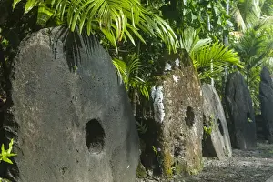 Money Prints: Stone money on the island of Yap