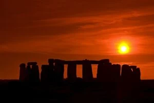 Images Dated 1st November 2010: Stonehenge, UNESCO World Heritage Site, Wiltshire, England, United Kingdom, Europe