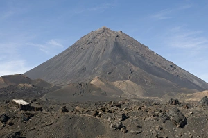Images Dated 25th February 2009: Stonehouse near volcano on Fogo, Cape Verde, Africa