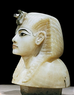 Stopper in the form of the kings head from one of the four canopic urns
