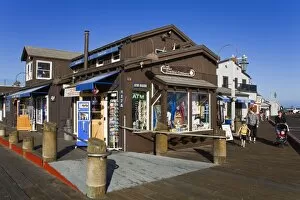 Images Dated 14th July 2009: Store on Stearns Wharf, Santa Barbara Harbor, California, United States of America