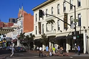 Images Dated 28th January 2009: Stores on Fifth Avenue in the Gaslamp Quarter, San Diego, California, United States of America