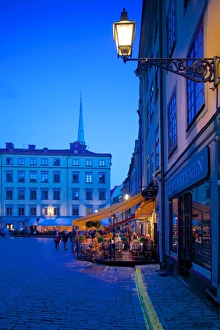 Stortorget Square cafes at dusk, Gamla Stan, Stockholm, Sweden, Scandinavia, Europe