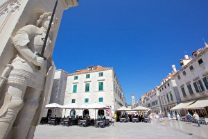 Stradun amd Orlandos Column, Dubrovnik, Dalmatia, Croatia, Europe