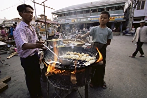Delicious Prints: Street food, Pin Oo Lwyn, Myanmar (Burma), Asia