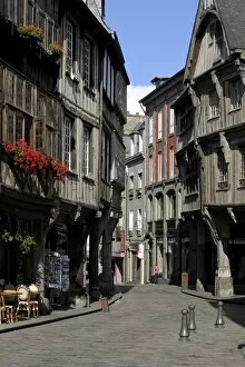 Images Dated 5th July 2009: Street of half timbered houses, Dinan, Cotes d Armor, Brittany, France, Europe