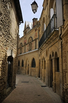 Street of medieval stone houses, Belves, Aquitaine, Dordogne, France, Europe