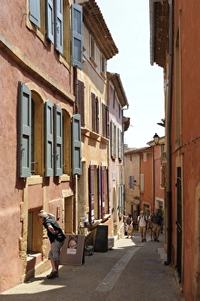 Roussillon Prints: Street with red ochre coloured houses, Roussillon, Parc Naturel Regional du Luberon