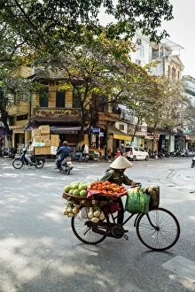 Southeast Asian Gallery: Street scene in the old quarter, Hanoi, Vietnam, Indochina, Southeast Asia, Asia