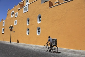 Street scene, Puebla, Historic Center, UNESCO World Heritage Site, Puebla State, Mexico, North America