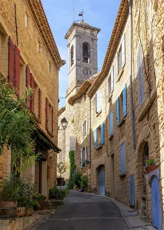 Vaucluse Prints: Street scene in the town of Chateauneuf-du-Pape, Vaucluse, Provence, France, Europe
