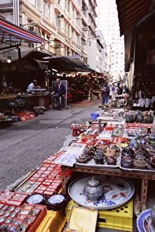 Good Prints: Street stalls, Upper Lascar Row, Hong Kong Island, Hong Kong, China, Asia
