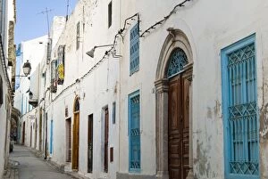 Images Dated 20th June 2006: Street, Tunis, Tunisia, North Africa, Africa