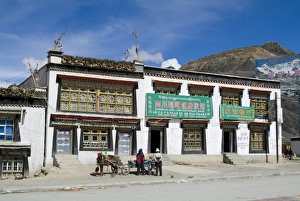 Street view, Shegar, Tibet, China, Asia