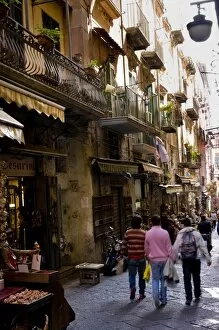 Images Dated 25th September 2008: Streetscene, Naples, Campania, Italy, Europe