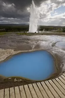 Images Dated 12th September 2006: Strokkur (the Churn) which spouts up to 35 meters erupting