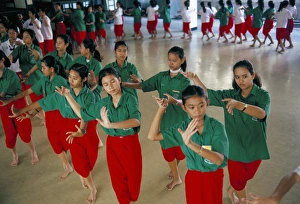 Tee Nager Prints: Students in Dramatic Arts College on dance course