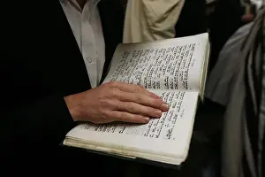 Books Prints: Sukhot celebration in the sukha of the Eastern Parkway Lubavitch Synagogue in Brooklyn