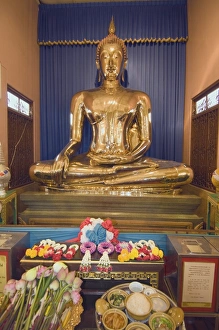 Sukhothai Traimit, solid gold Buddha, 15 feet high and weighing 5.5 tons Sukhothai Traimit, solid gold Buddha, 15 feet high and weighing 5.5 tons