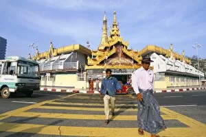 Images Dated 10th March 2005: Sule Pagoda, Yangon (Rangoon), Myanmar (Burma), Asia