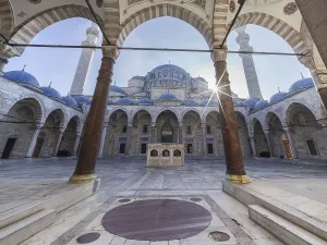 Capture Prints: Suleymaniye Camii Mosque inner square and portico in the early morning