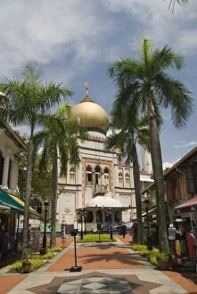 Images Dated 1st November 2006: The Sultan Mosque, Little India, Singapore, Southeast Asia, Asia