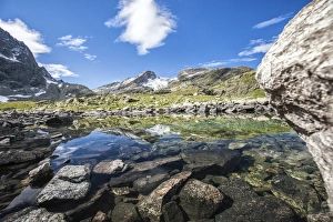 Images Dated 8th August 2010: Summer day at Lake Grevasalvas, Engadine, Canton of Grisons (Graubunden), Switzerland
