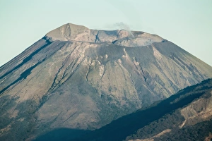 Dusty Prints: Summit of active Volcan San Cristobal