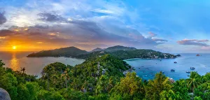 Southeast Asian Gallery: The sun sets over another beautiful day on Koh Tao in southern Thailand, Southeast Asia
