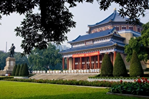 Images Dated 15th November 2007: Sun Yat Sen Memorial Hall, Guangzhou (Canton), Guangdong, China, Asia