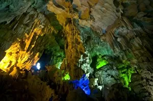 Sung Sot Cave, UNESCO World Heritage Site, Halong bay, Vietnam, Indochina