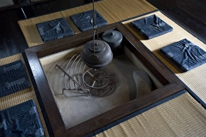 Images Dated 28th April 2009: Sunken irori fire pit inside the Kyu Uchiyamake historic Samurai house in Echizen-Ono