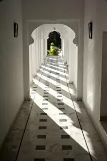 Images Dated 16th October 2009: Sunlight on Moghul style passageway, Udaipur, Rajasthan, India, Asia