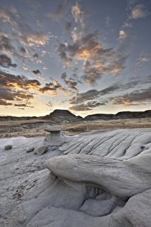 Sunrise in the badlands, Dinosaur Provincial Park, UNESCO World Heritage Site