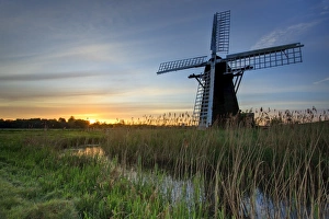 Images Dated 4th May 2009: Sunrise at Herringfleet, Suffolk, England, United Kingdom, Europe