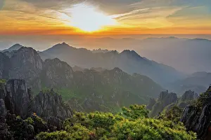 Wonders Prints: Sunrise over Huangshan Mountains reveals natural beauty in Anhui Province, China