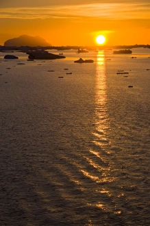Images Dated 20th February 2009: Sunrise on ice in the Antarctic Sound, Antarctic Peninsula, Antarctica, Polar Regions