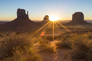 Sunrise at Monument Valley, Navajo Tribal Park, Arizona, United States of America
