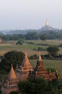 Sunrise above the temples and pagodas of the old ruined city, Bagan, Myanmar, Asia