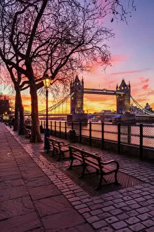 London Gallery: Sunrise View of Tower Bridge