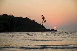 Images Dated 15th January 2000: Sunset over the Arabian Sea